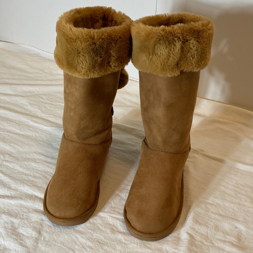 Cozy Tan Fur-Lined Women's Boots